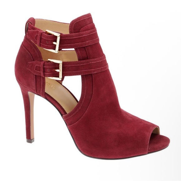 Michael Kors Peep Toe Ankle Bootie High Heels
Buckled Double Straps Cutout Shoes - Picture 3 of 13
